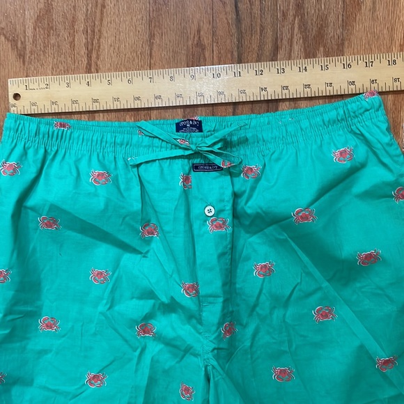 Crown & Ivy Men’s Boxers Crabs on green background elastic comfort waist pockets - Picture 4 of 10